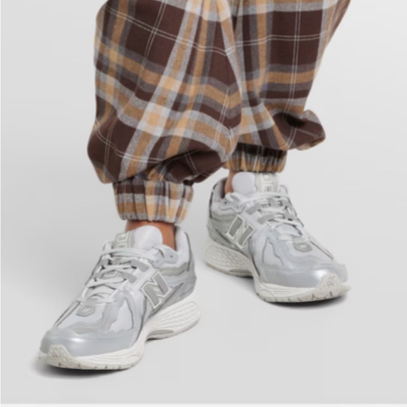 NEW BALANCE 1906D sneakers, Size US W 6.5,US M 5, EU 37.5, Silver, BRAND NEW - Picture 4 of 6